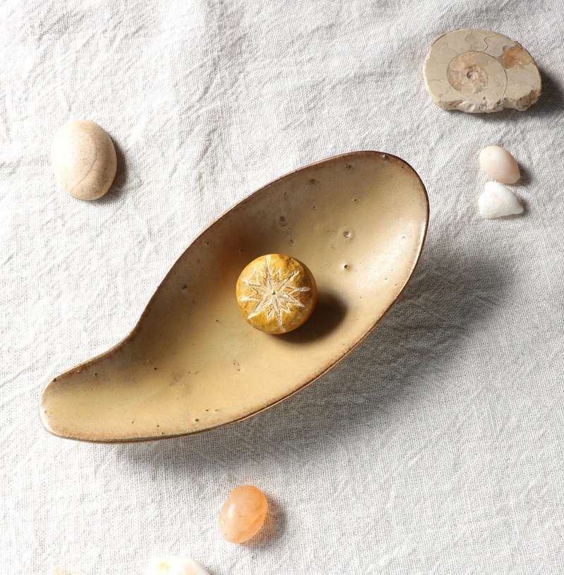 圖案胸針　黃/星 - 心口針/胸針 - 木頭 黃色