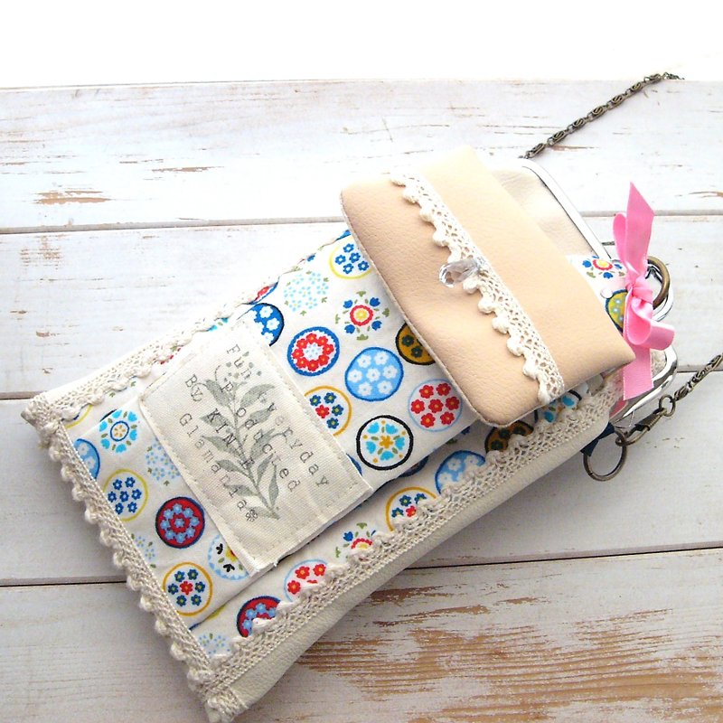 Clear one side! Girls' smart phone porch full set　Flower-pattern Ivory - Toiletry Bags & Pouches - Cotton & Hemp White
