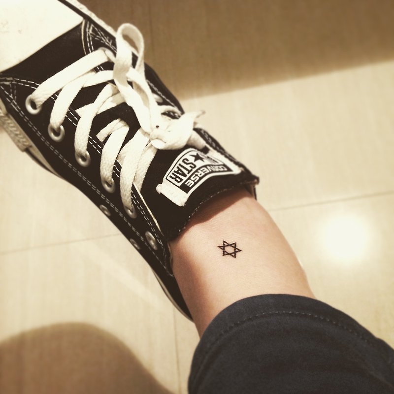 Small Star of David Temporary Fake Tattoo Sticker (Set of 4) - OhMyTat - สติ๊กเกอร์แทททู - กระดาษ สีดำ