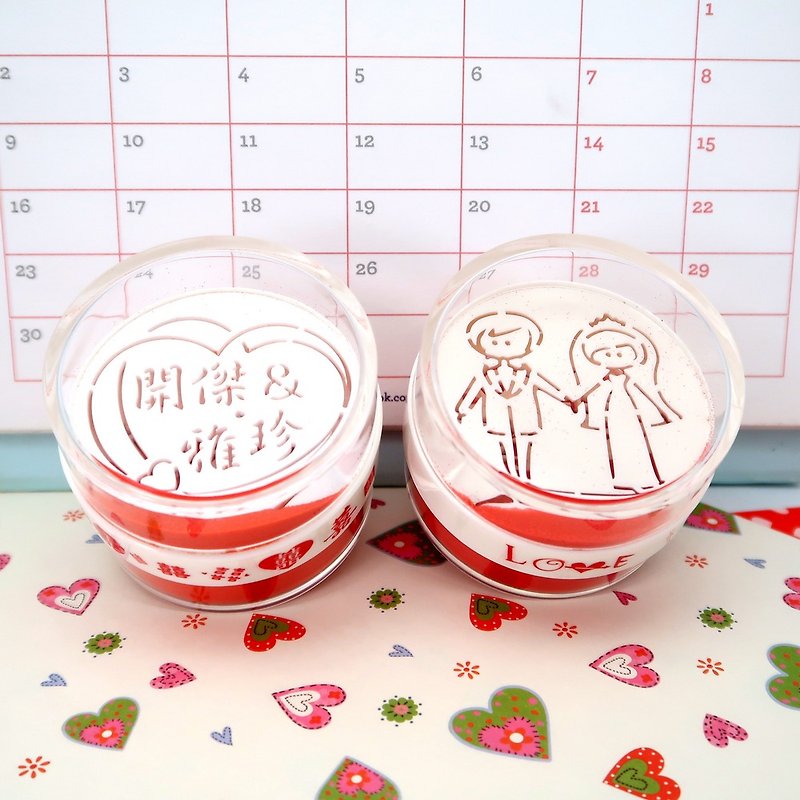 [Customized wedding souvenirs] Wedding name custom-made double-sided hourglass paperweight - ของวางตกแต่ง - อะคริลิค 