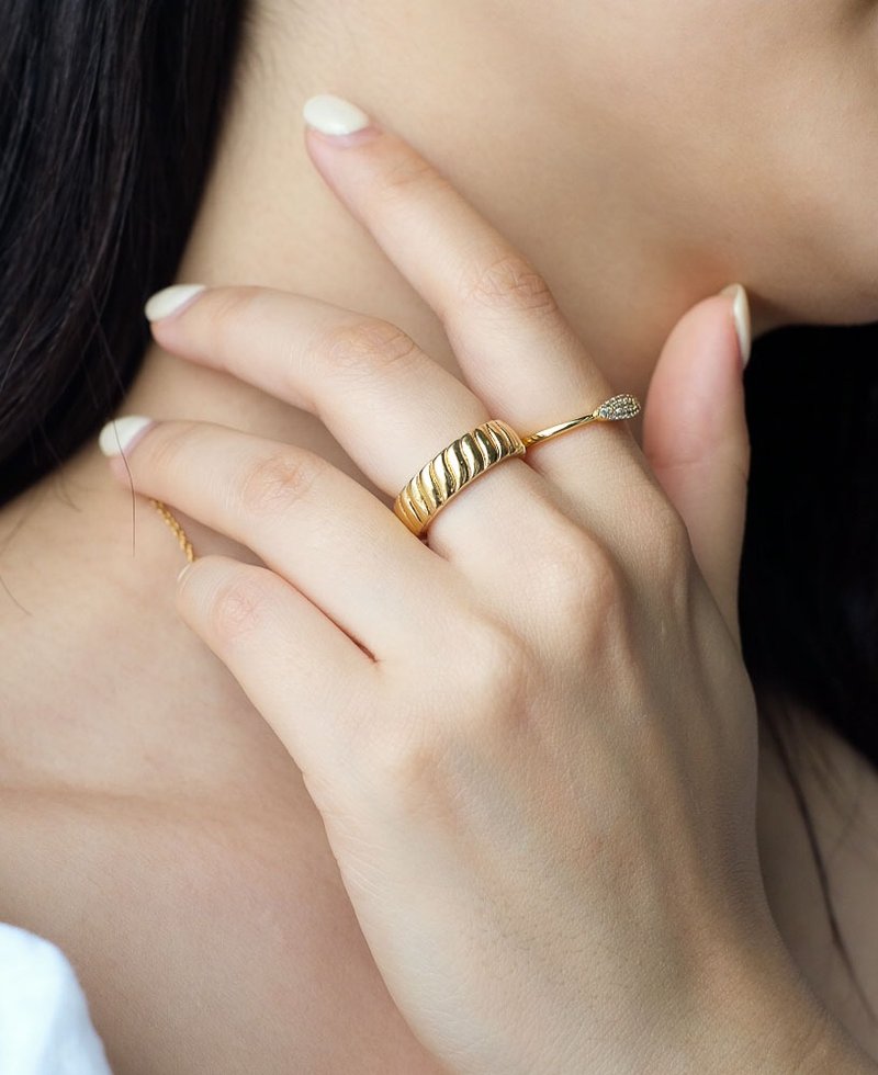 Jennie Wave 14k Gold Ring | Sachelle Collective - แหวนทั่วไป - เครื่องประดับ สีทอง