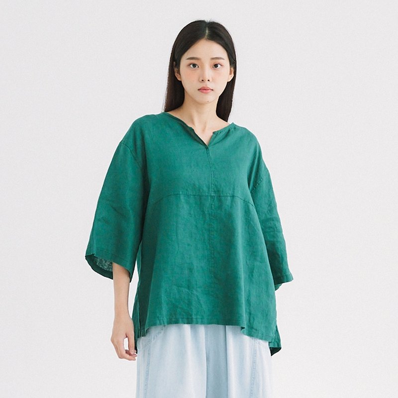 【Simply Yours】V-neck loose linen top green F - Women's Tops - Cotton & Hemp Green