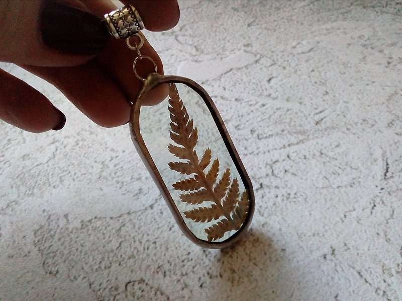 玻璃 項鍊 銀色 - Glass dry fern necklace. Handmade stained glass pressed fern witch pendant.