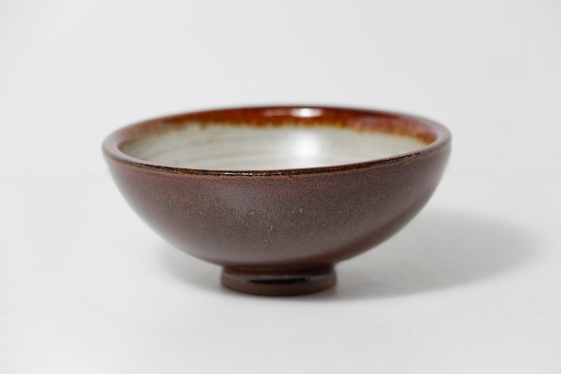 熾白寬口杯-純手工-手作-拉坯-上釉-陶土 - 茶壺/茶杯/茶具 - 陶 紅色