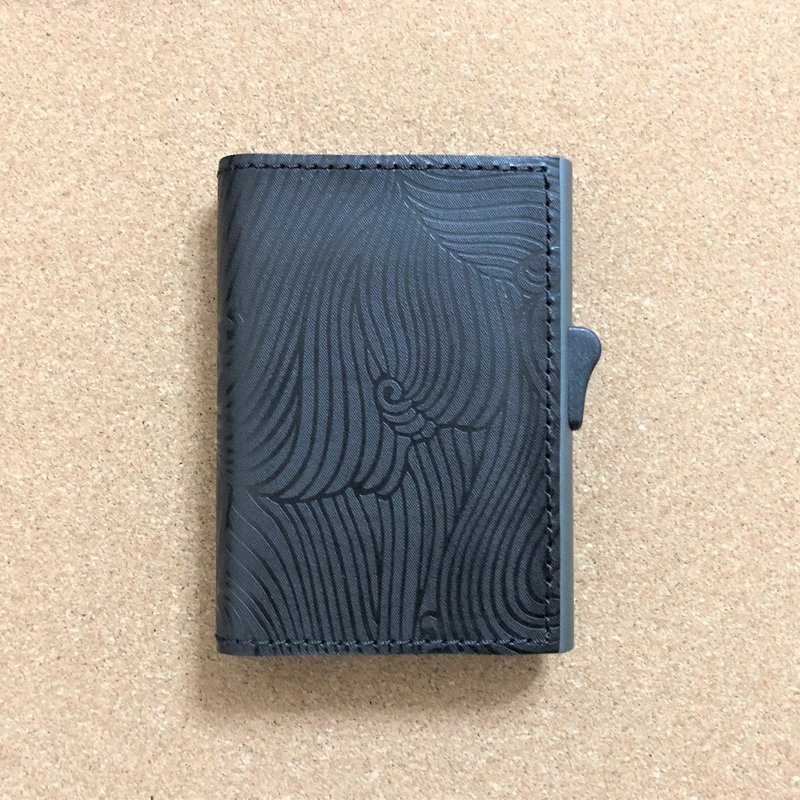 京友禅革カードケース 江戸時代の小紋絵柄を型押しした京友禅革-光琳波 黒とスキミング防止カードケース-Csecureのコラボレーション - 皮夾/長短夾/錢包 - 真皮 黑色