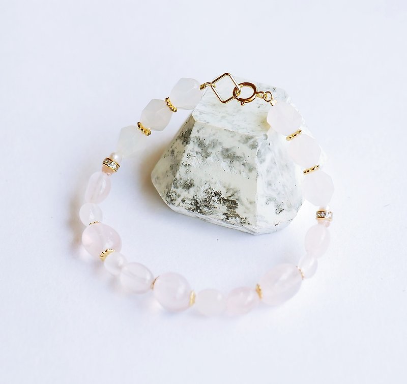 Oval hibiscus powder crystal 14K bracelet natural stone feminine appealing love stone - Bracelets - Gemstone 