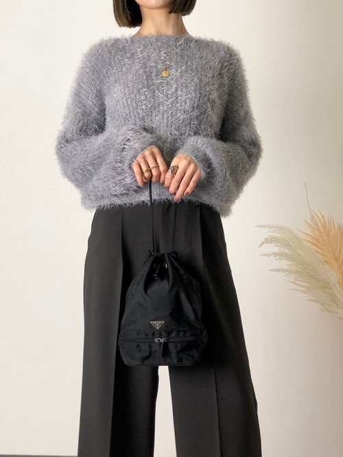 【超極美品】PRADA 巾着ポーチ　テスートナイロン　黒　トライアングルロゴ PRADA プラダ トライアングルロゴ ナイロン ミニバッグ 巾着 ポーチ