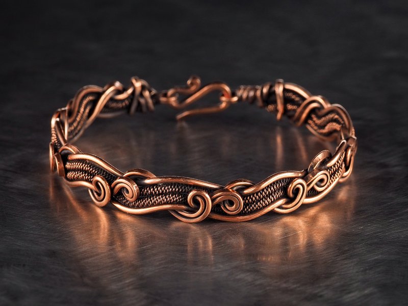 Copper wire wrapped bracelet for woman / Wire woven heady graceful bracelet - สร้อยข้อมือ - ทองแดงทองเหลือง สีทอง