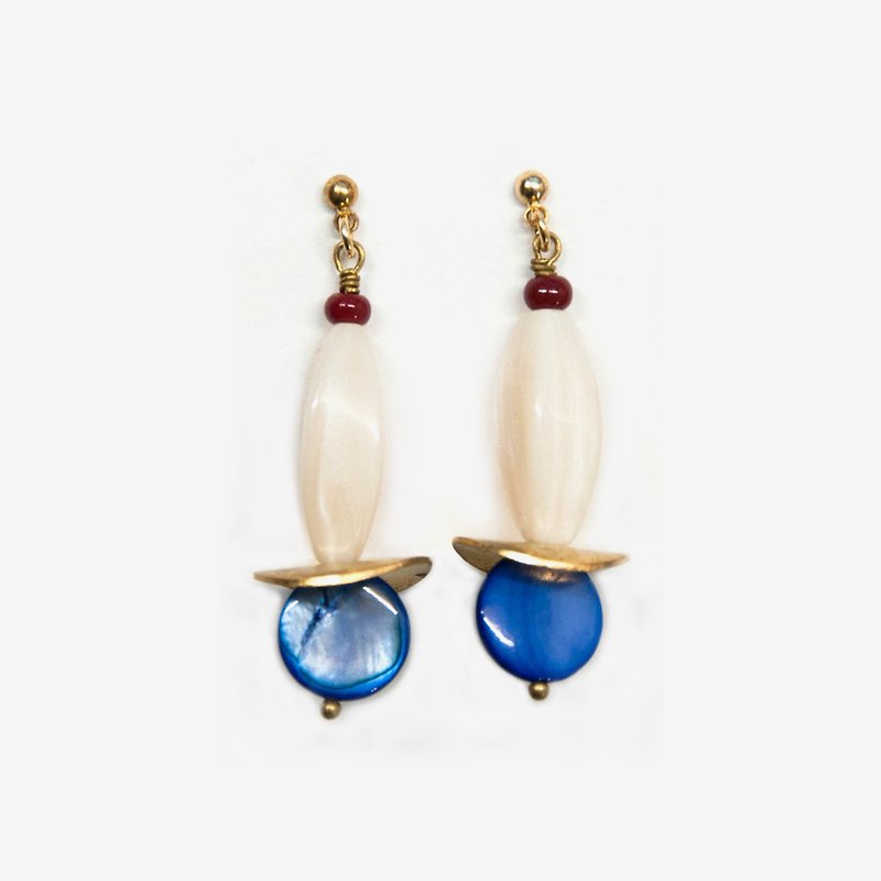Shiny Blue Shell Earrings, Post Earrings, Clip On Earrings - ต่างหู - เครื่องเพชรพลอย สีน้ำเงิน
