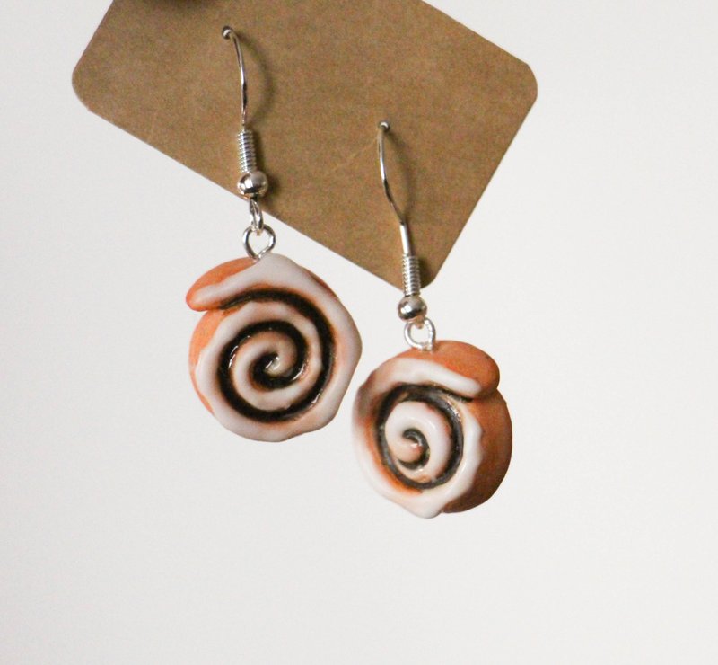 Cinnabon earrings Bun earrings Cute jewelry Handmade - ต่างหู - ดินเหนียว หลากหลายสี