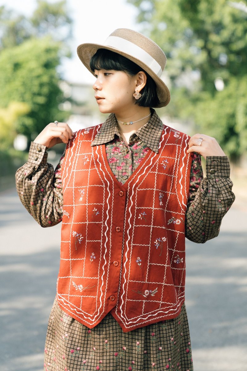 Awhile | Vintage vest no.33 - เสื้อกั๊กผู้หญิง - ผ้าฝ้าย/ผ้าลินิน หลากหลายสี