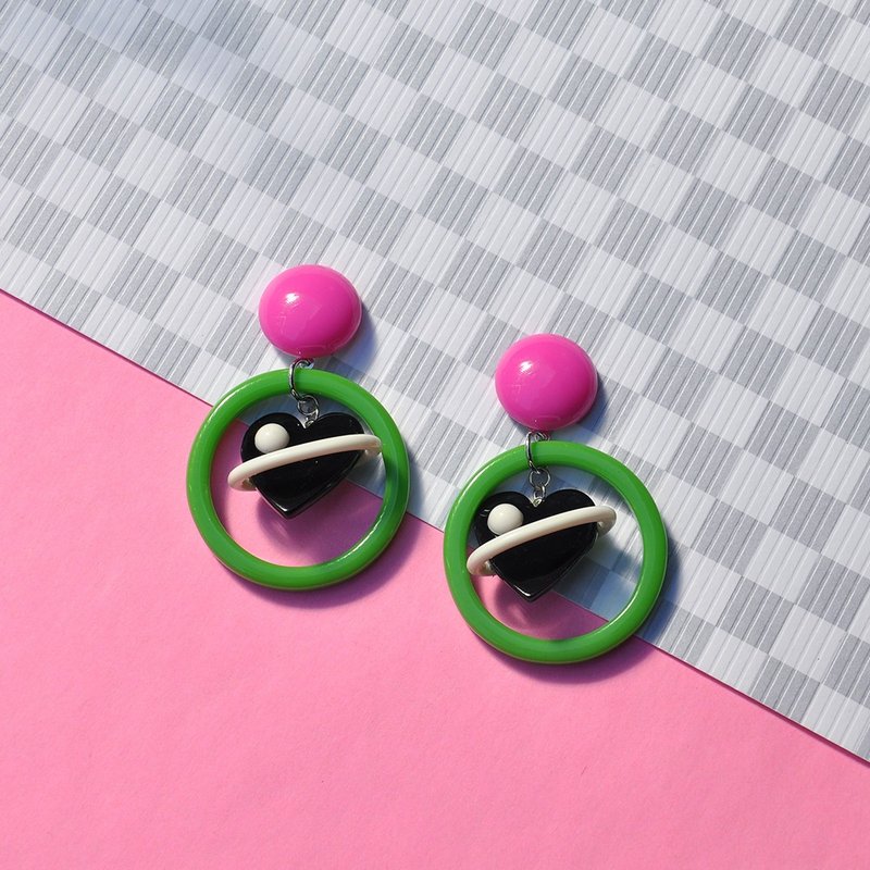 野玫瑰愛心星球耳環/ 壓克力耳環 - 耳環/耳夾/耳骨夾 - 壓克力 