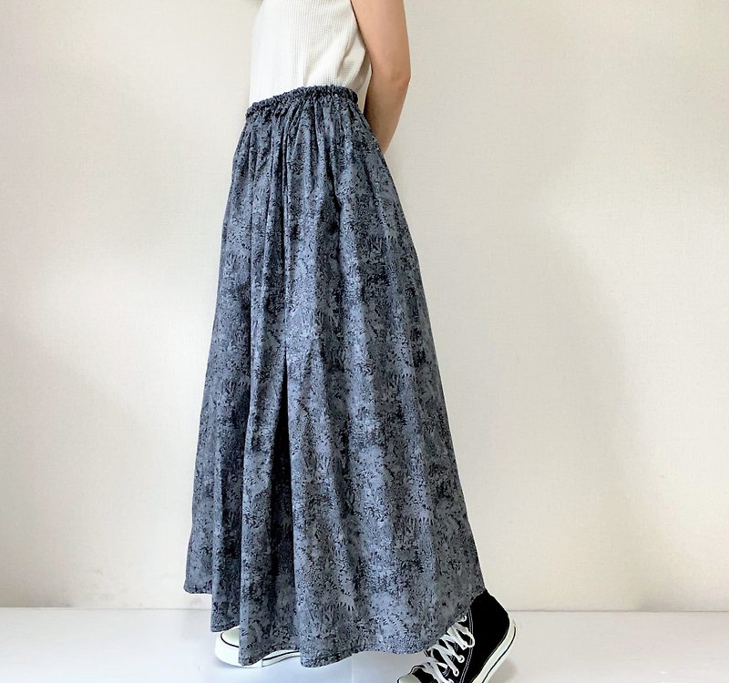 Deep woods pattern　skirt　Dark gray - Skirts - Cotton & Hemp Black