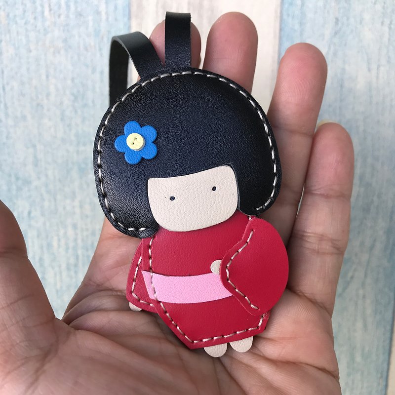 Healing small things red cute Japanese doll hand-stitched charm small size - พวงกุญแจ - หนังแท้ สีแดง
