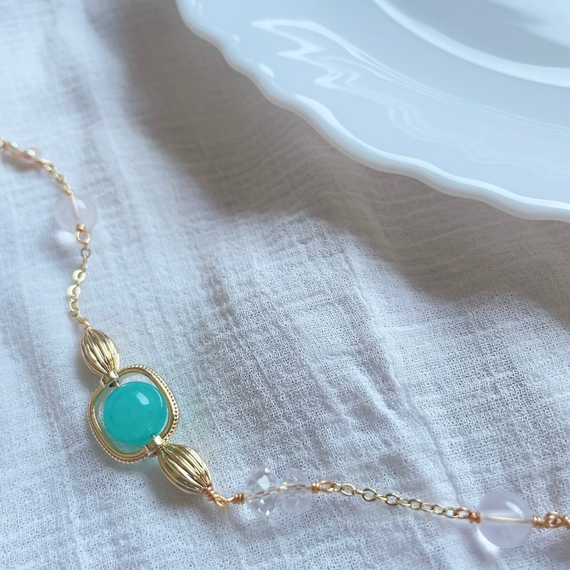 Sparkling—Amazonite white Stone blue moonlight natural pearl attracts wealth, wards off evil spirits, and protects the villain and the noble. - สร้อยข้อมือ - คริสตัล 