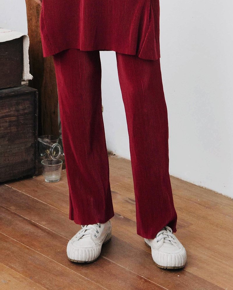 MAROON RED PLEAT PANTS WITH ELASTIC HIGH WAIST