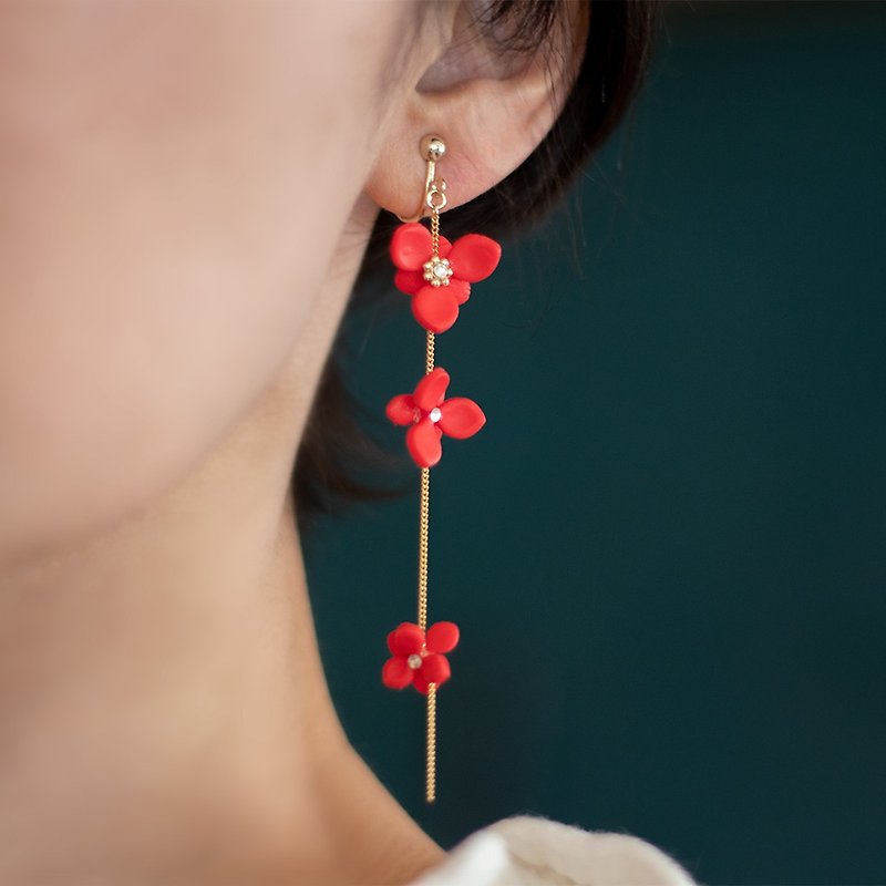 Chain and Flowers  earrings / led - ต่างหู - ดินเหนียว สีแดง
