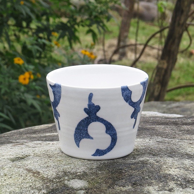 【平安】豬口杯-平安福袋-240ml - 茶壺/茶杯/茶具 - 瓷 白色