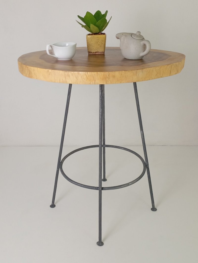 Original design table for cafe, restaurant, home - 餐桌/書桌 - 其他金屬 灰色