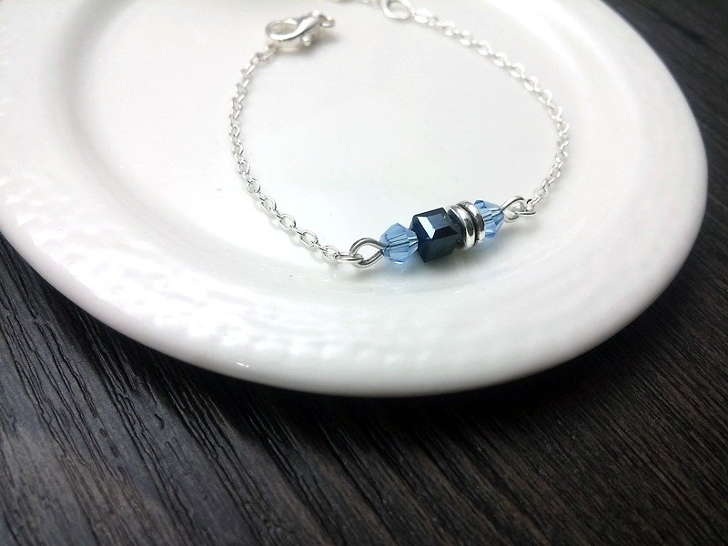 Hand made x bracelet crystal glass fine chain bracelet - Bracelets - Other Materials Blue