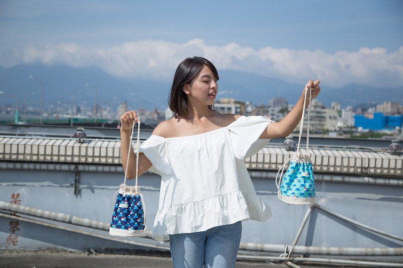 富士山 / 淺藍 深藍 / 多用途 水桶包 束口包 收納包 - 水桶包/束口袋 - 棉．麻 