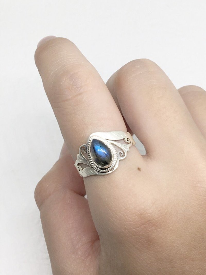 拉長石925純銀雕花設計戒指 尼泊爾手工鑲嵌製作(款式4) - 戒指 - 寶石 藍色