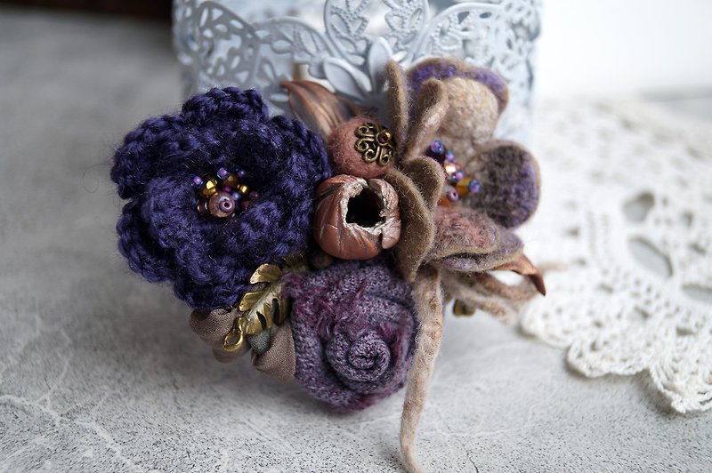 Wool Brooches Purple - Textile brooch, bouquet of flowers, pin brooch,beautiful brooch, boho brooch,