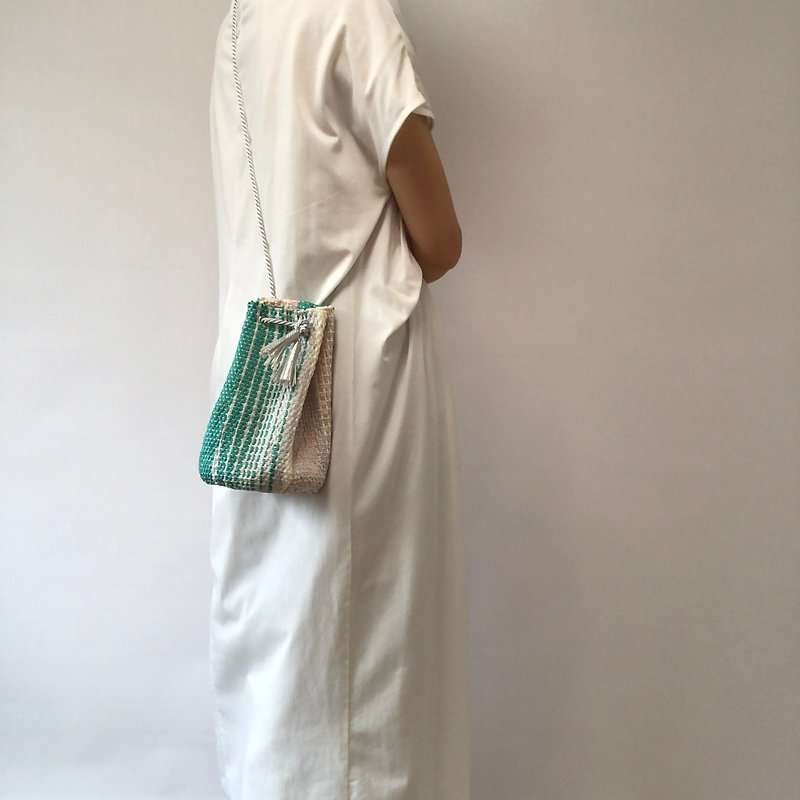 Green x pink nuance gradation 2way bag - กระเป๋าแมสเซนเจอร์ - ผ้าฝ้าย/ผ้าลินิน สีเขียว