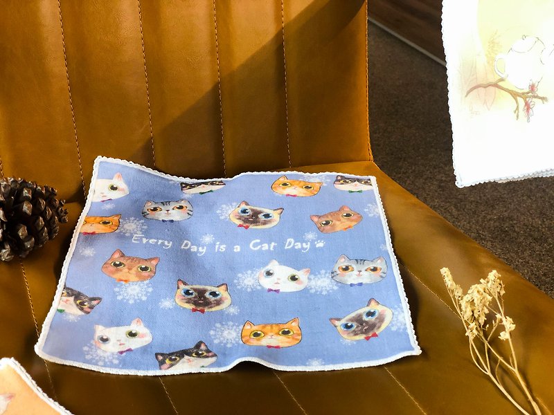 [Lucky Bag] Everyday Cat Day (blue) / 100% cotton exquisite small square handkerchief* full of cats!! - ผ้าเช็ดหน้า - ผ้าฝ้าย/ผ้าลินิน สีน้ำเงิน