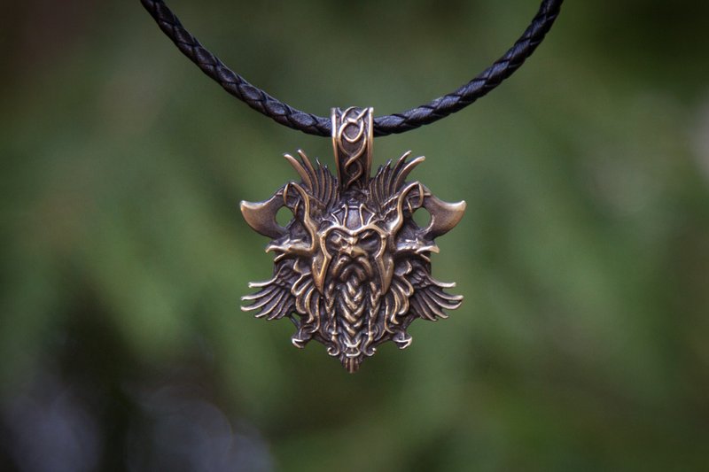 Odin pendant with ravens and hammers. Viking leather necklace. Pagan jewelry - สร้อยคอ - โลหะ สีส้ม