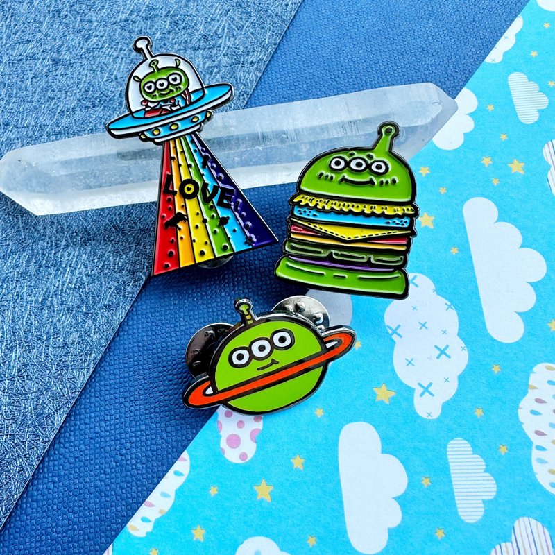 Metal Brooch Badge-Alien Collection - เข็มกลัด - โลหะ สีเขียว