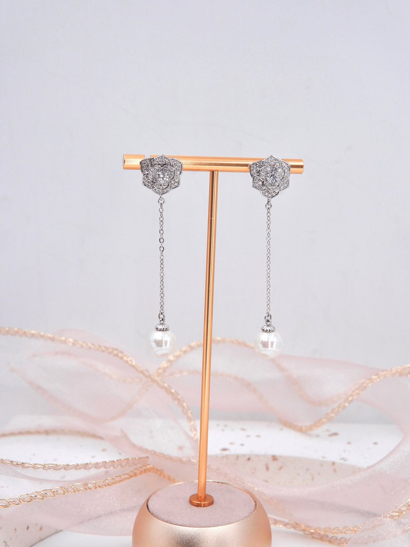 The Goddess of Flowers—Retro roses with sparkling temperament Freshwater pearl long earrings Girls with long hair love the style - ต่างหู - วัสดุอื่นๆ 