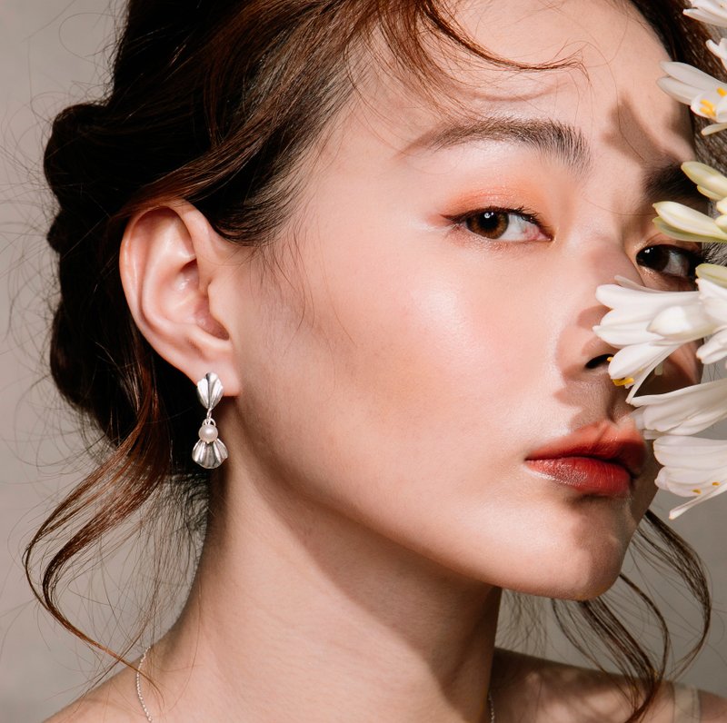 維納斯的誕生系列 / 雙貝珍珠耳環 / 銀飾 禮物 - 耳環/耳夾/耳骨夾 - 其他金屬 銀色