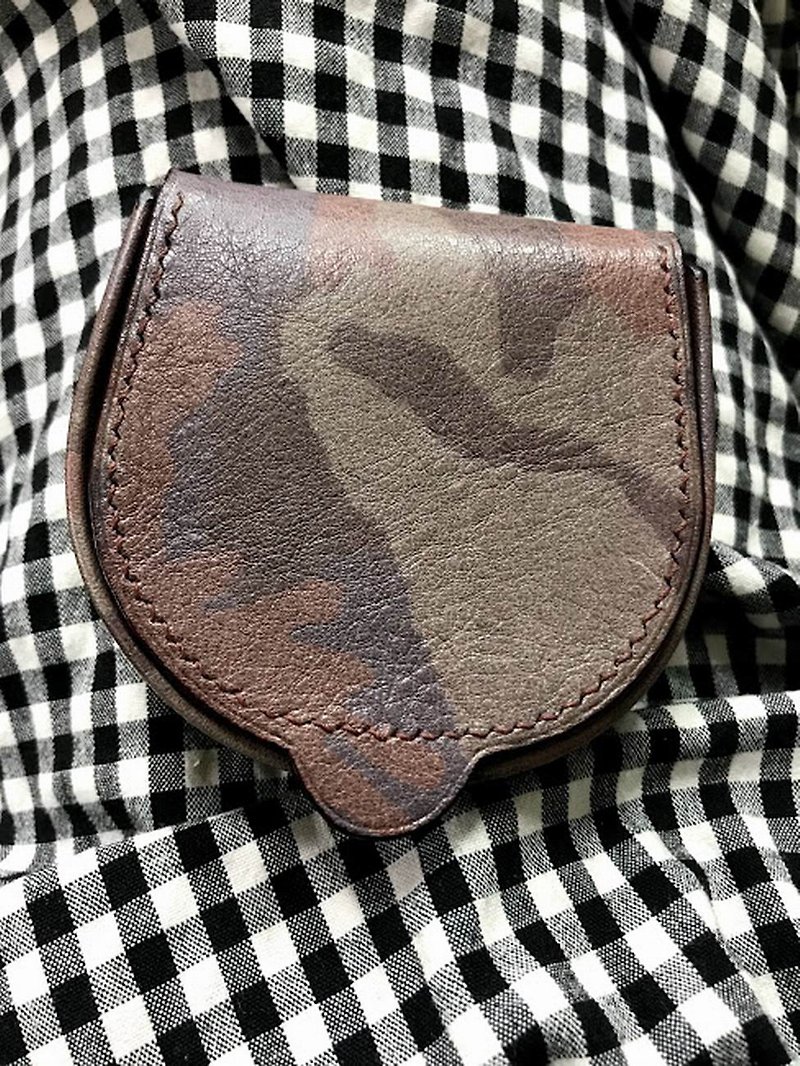 Horseshoe type foal stitch wallet LV coin purse