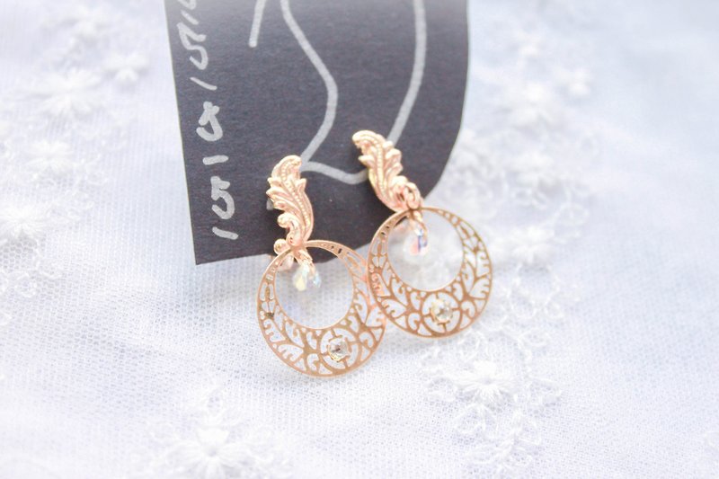 *Mirana Story*Moonlight-style earrings - Earrings & Clip-ons - Glass Yellow