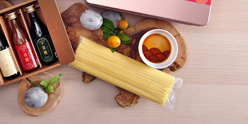 Noodles- Oolong tea / Calendula Flavour - บะหมี่ - อาหารสด สีทอง