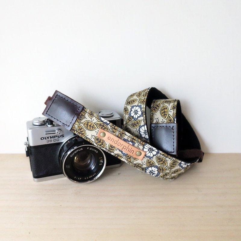 ENDORPHIN handmade camera strap (garden collection -desert) - กล้อง - หนังแท้ สีกากี