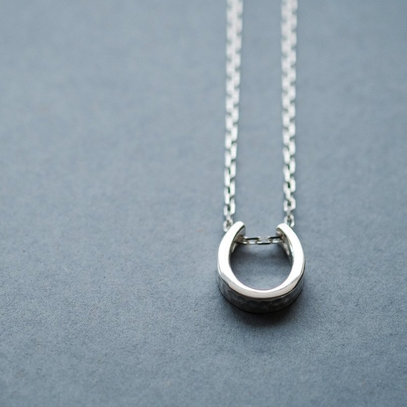 馬蹄 敲擊紋理 項鍊 925銀 男士 中性款 - 項鍊 - 其他金屬 銀色