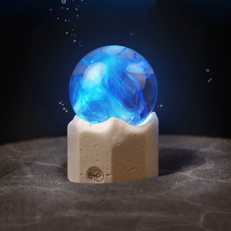 送你一顆小星球 手繪色彩水晶球燈 專屬宇宙夜燈 氛圍燈摆饰 - 擺飾/家飾品 - 樹脂 多色