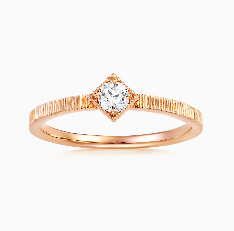 The K gold ring reproduces the classic trace line of the water chestnut ring, the calm and luxurious texture taste of the ring body