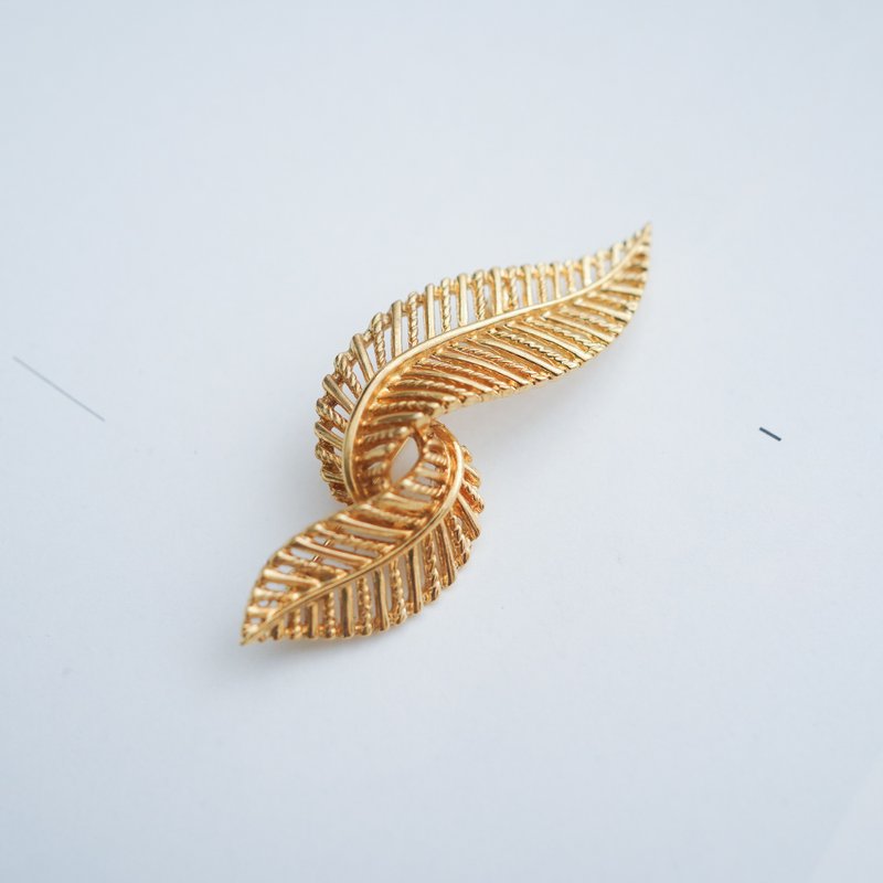 經典金色vintage古董飾品別針 葉片 - 徽章/別針 - 其他材質 金色