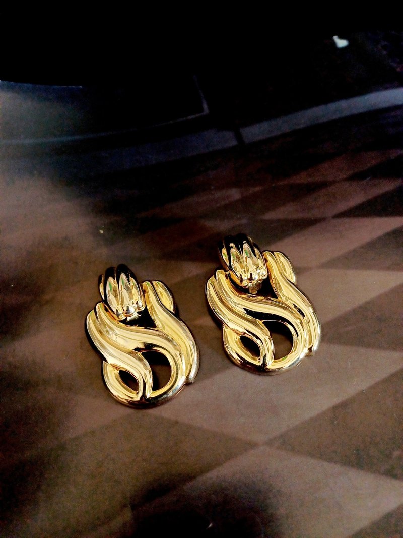 vintage jewelry  古董金色垂墜流金夾式耳環 - 耳環/耳夾/耳骨夾 - 其他金屬 