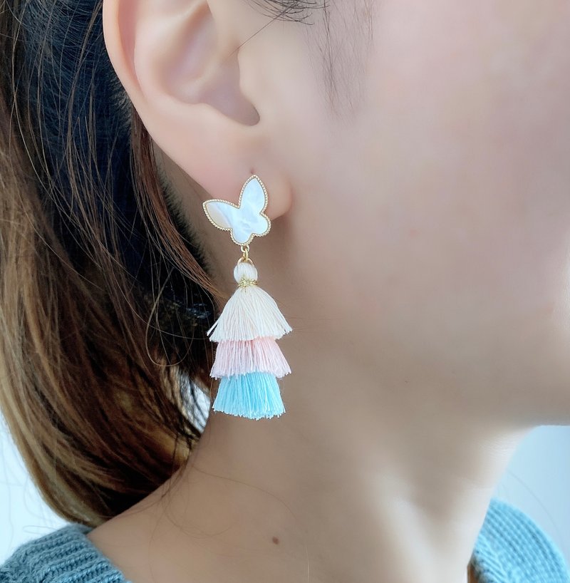 RURI | Natural mother-of-pearl butterfly pink three-color tassel earrings Clip-On - ต่างหู - ไข่มุก หลากหลายสี