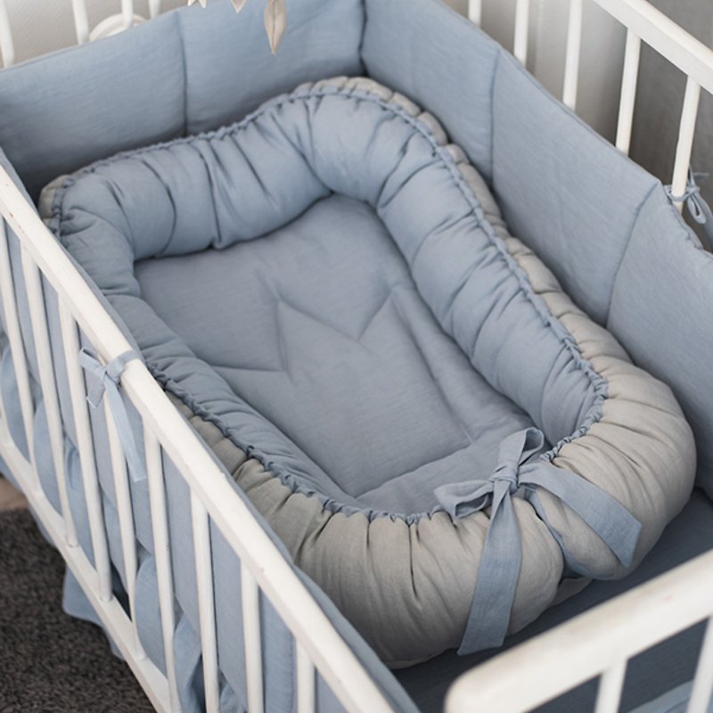 リネンブルー グレー ベビー ネスト - 赤ちゃんの寝床用の両面ネスト - ベビー寝具 - フラックス グレー