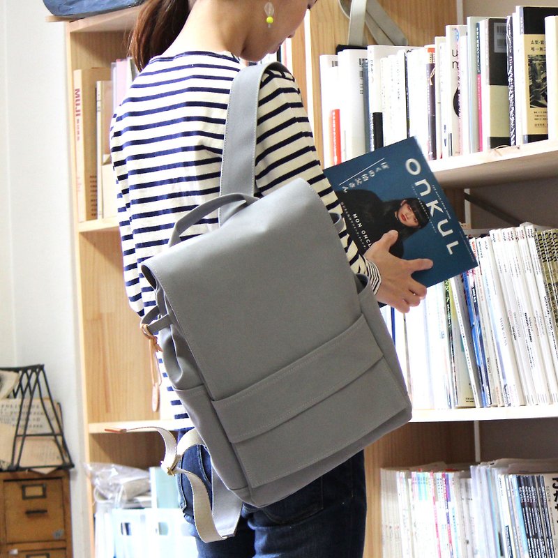 loiter: Light Gray Takashima Canvas Backpack - กระเป๋าเป้สะพายหลัง - ผ้าฝ้าย/ผ้าลินิน สีเทา