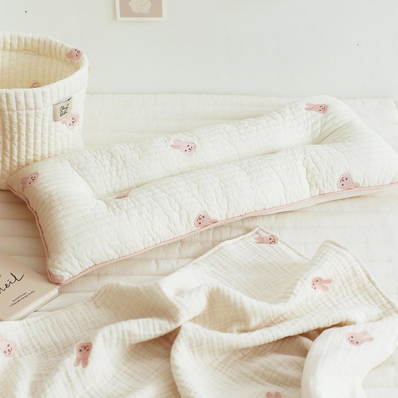 韓國Chezbebe 粉紅小兔刺繡純棉幼兒枕 L - 嬰兒床/床圍/寢具 - 棉．麻 