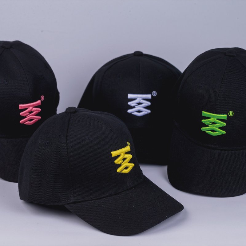 Baseball cap (LOGO three-dimensional embroidery/4 colors) - หมวก - ผ้าฝ้าย/ผ้าลินิน สีดำ