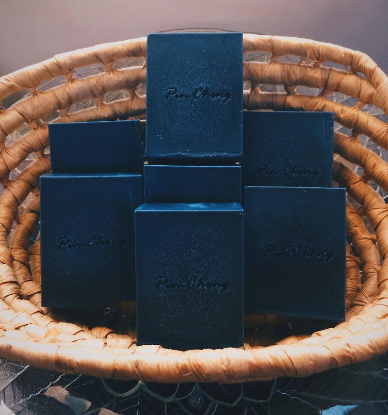 黑美人皂 - 肥皂/手工皂 - 其他材質 黑色