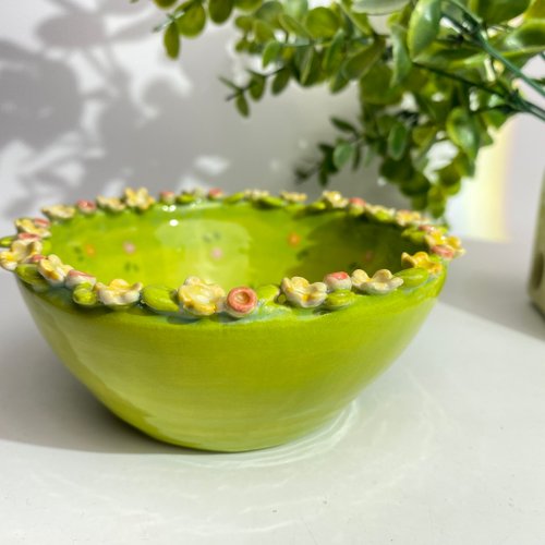 かわいい花柄の手作り陶器ボウルは、ご使用やギフトに適してい
