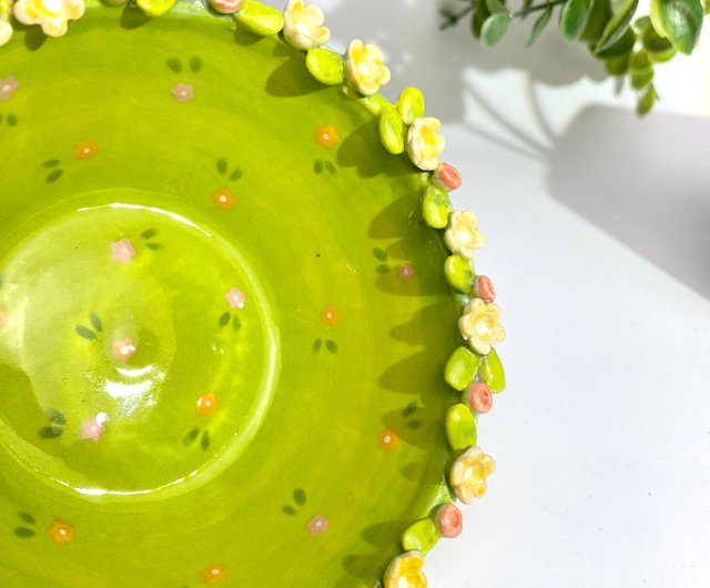 かわいい花柄の手作り陶器ボウルは、ご使用やギフトに適しています